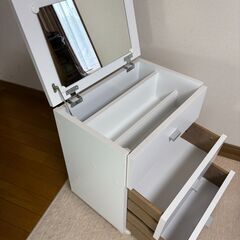 [格安･美品]✨｢ドレッサー デスク テーブル 化粧台｣と多目的にの画像