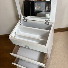 [格安･美品]✨｢ドレッサー デスク テーブル 化粧台｣と多目的にの画像