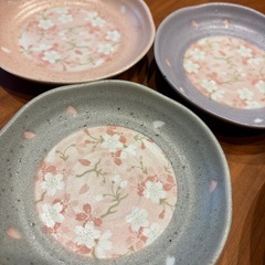 お皿陶器　お皿（大皿1枚＋小皿5枚）の画像