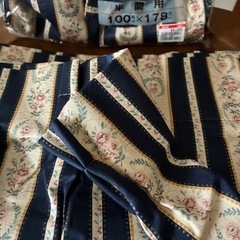 🌹新品カーテン2枚セット　100✖️178丈　6,000円→1200円🌹の画像