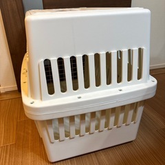 アイリスオーヤマ　クレート　キャリー　ホワイト　中型犬の画像