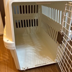 アイリスオーヤマ　クレート　キャリー　ホワイト　中型犬の画像