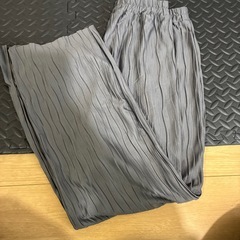 定価2000円/薄手のパンツの画像
