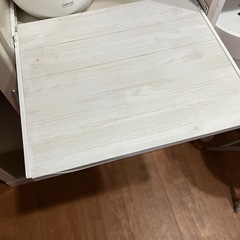 食器棚ホワイトカラーの画像