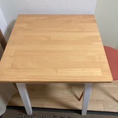IKEA ダイニングテーブルの画像