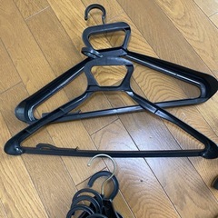 ハンガー　多数の画像