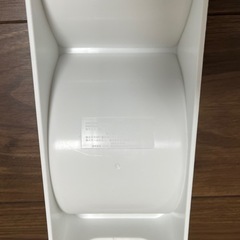 ニトリ　大小プレートスタンド４個セットの画像