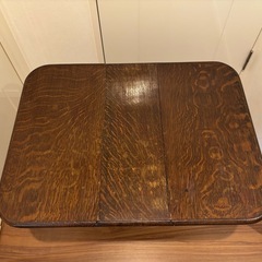 折りたたみ可能　テーブルの画像