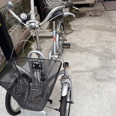 大人用三輪車の画像