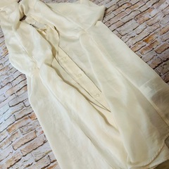 【UNIQLO】長袖　胸元リボン　ボウタイシアーブラウス　シャツ　Mサイズの画像