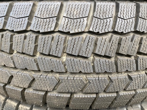 【お取引決まりました】DUNLOP 185/65R15 '24年製　冬タイヤ 美品　バリ溝　バリ山
