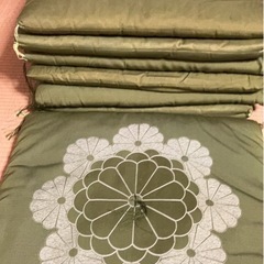 座布団50枚ほどの画像
