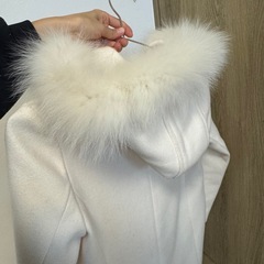 MERCURYDUOの白いコートの画像