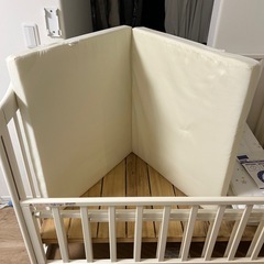 カトージ　ベビーベッドの画像