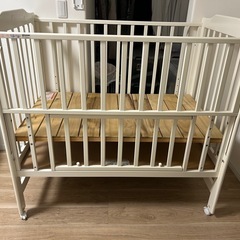 カトージ　ベビーベッドの画像