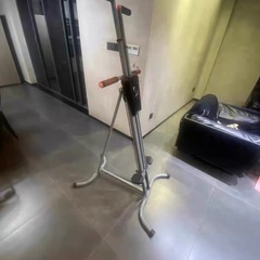 全身トレーニング　クライミングマシン、家庭用フィットネスの画像