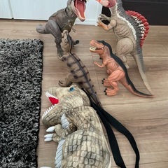 恐竜まとめ売り‼️リュックも‼️の画像