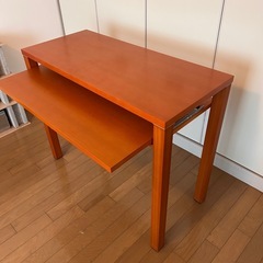引き出し付きデスクの画像