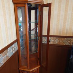 ガラス及び木製キャビネット台形コーナー用（中古品）の画像