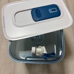 ブリタのタンク型浄水ポット（互換カートリッジつき付き）の画像