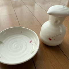 醤油さし　調味料入れ　食器　の画像
