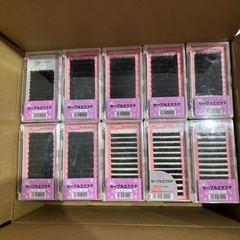 まつ毛エクステ　在庫整理　たくさんありますの画像