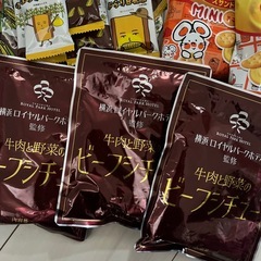 ビーフシチュー、おやつ、飲み物の画像
