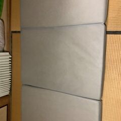 グレーのマット1000×2000厚さ10cmの硬くはないマットですの画像