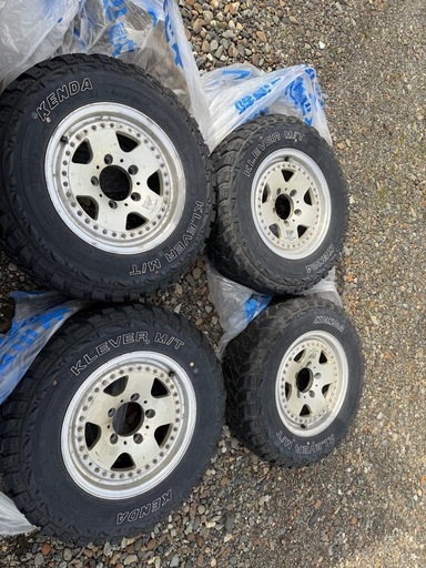 ジムニー　ブロックタイヤ　ホイール付き