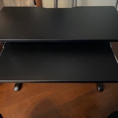 ゲーミングデスク？の画像