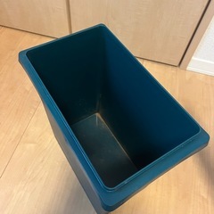蓋付き収納ケースの画像