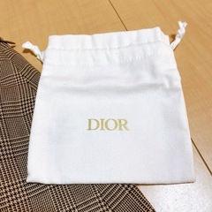 チェック柄　ミニスカート　Sサイズ　GU  美品、DIOR 巾着の画像