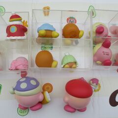 ☆星のカービィ ミニ人形 14個セット ケース・マット付き◆置いておくだけで癒やされるキュートなカービーの画像