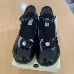 子供用黒靴の画像