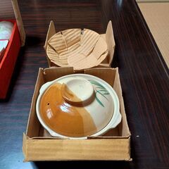お皿（蓋つき）、5客セット、徳利の大・小　まとめて、いかがですか。の画像