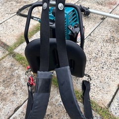 マキタ背負い式草刈機　MEM262R 
の画像