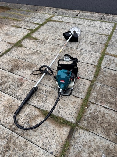 マキタ背負い式草刈機　MEM262R