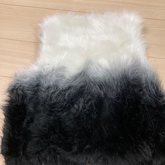 フェイクファ　ベストの画像