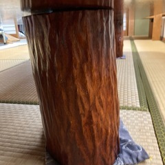 【高級】一枚板　木製長方形座卓 濃い茶色 装飾的な縁取り　アンティークの画像