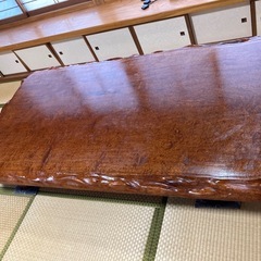 【高級】一枚板　木製長方形座卓 濃い茶色 装飾的な縁取り　アンティークの画像
