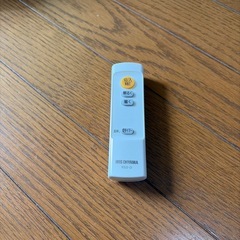 照明器具　
３つの画像