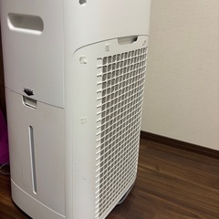 加湿空気清浄機　プラズマクラスター20畳　説明書付き　SHARP KI-LS70の画像