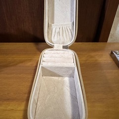 【使ってください】携帯ジュエリーケースの画像