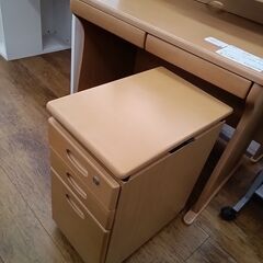 ★リユースのサカイ水戸店★  学習机 ライトブラウン H130×D60×W90 クリーニング済み MT5967の画像