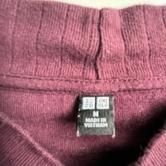 カットソー　UNIQLO 小豆色　半袖の画像