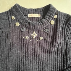 アースミュージック　紺色アクリルセーター　の画像