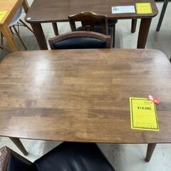 J3110　【リユースのサカイ柏店】　ダイニングテーブルセット　机　椅子２脚付の画像