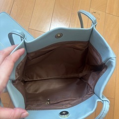 フェリシモ　軽量やわらかショルダートート　水色　ブルーの画像