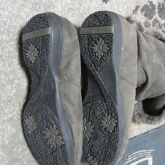 値引しました　ビュースのブーツ（サイズは２４ｃｍ？）の画像