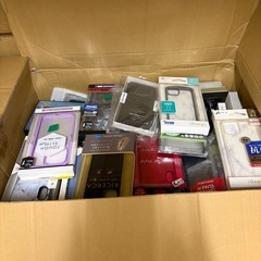 携帯電話ケースがたくさんの画像